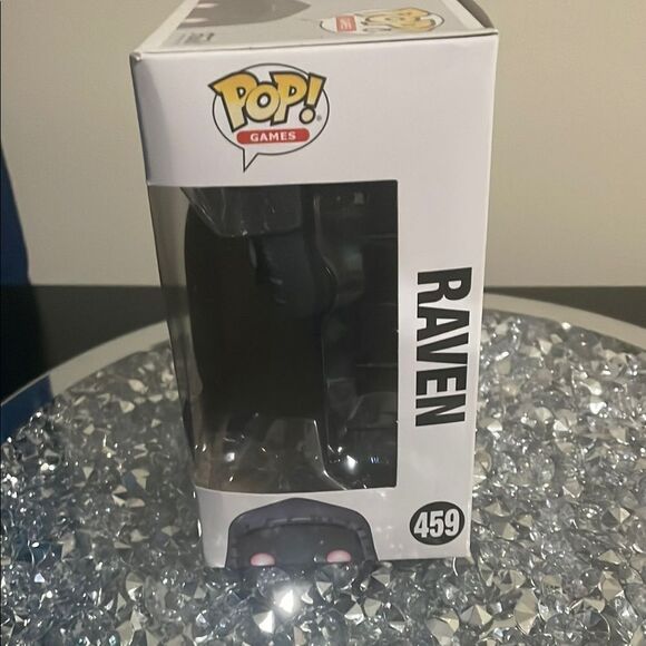 Funko Pop! Games Fortnite 459 Raven Vinyl Figure collectible toy - Picture 4 of 8